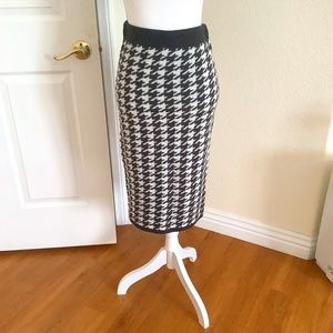A&F kint skirt